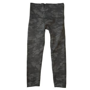 Spanx Look At Me Now Cropped Leggings in Sage Green XS